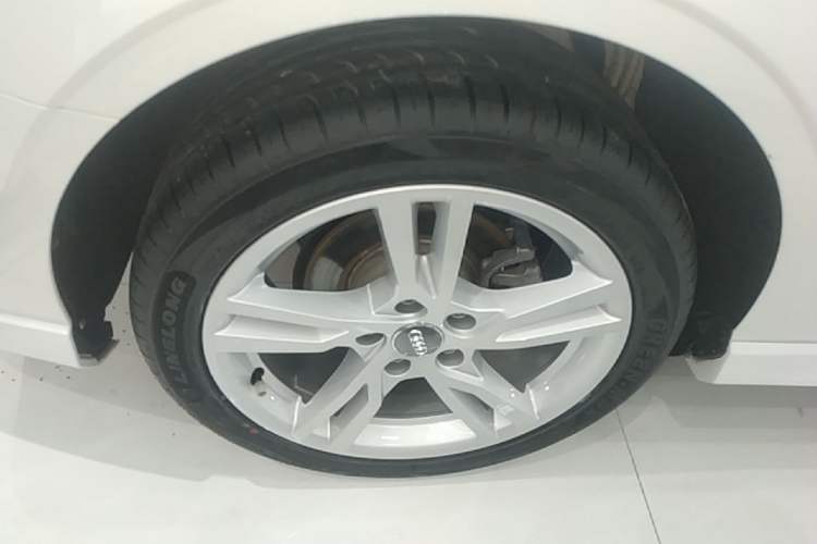 Used Audi A3 2020 Limousine 35 TFSI Fashion Edition China VI Emission Standard Right Rear Wheel Hub