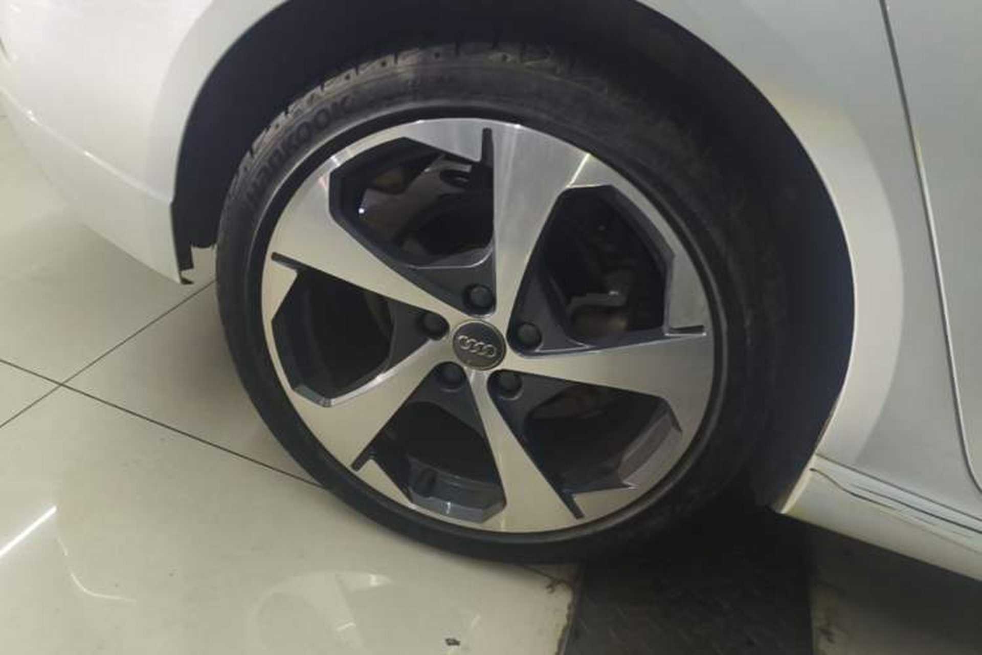 Used Audi A3 2020 Sportback 35 TFSI Sporty Model China VI Right Rear Wheel Hub