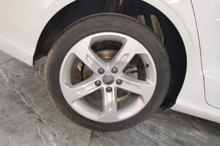 Used Audi A3 2020 Restyled Limousine 35 TFSI Ambition Version China VI Right Rear Wheel Hub