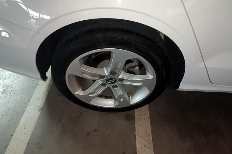 Used Audi A3 2020 Limousine 35 TFSI Ambition China VI Right Rear Wheel Hub