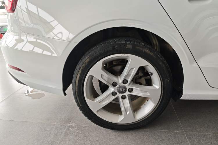 Used Audi A3 2020 Restyled Limousine 35 TFSI Ambition Version China VI Right Rear Wheel Hub
