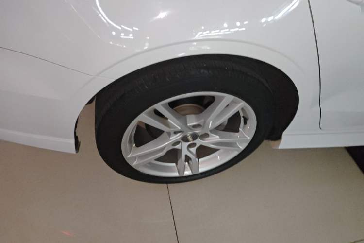 Used Audi A3 2020 Limousine 35 TFSI Fashion Edition China VI Emission Standard Right Rear Wheel Hub