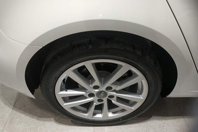 Used Audi A3 2020 Restyled Sportback 35 TFSI Entry-Level China VI Emission Standard Right Rear Wheel Hub