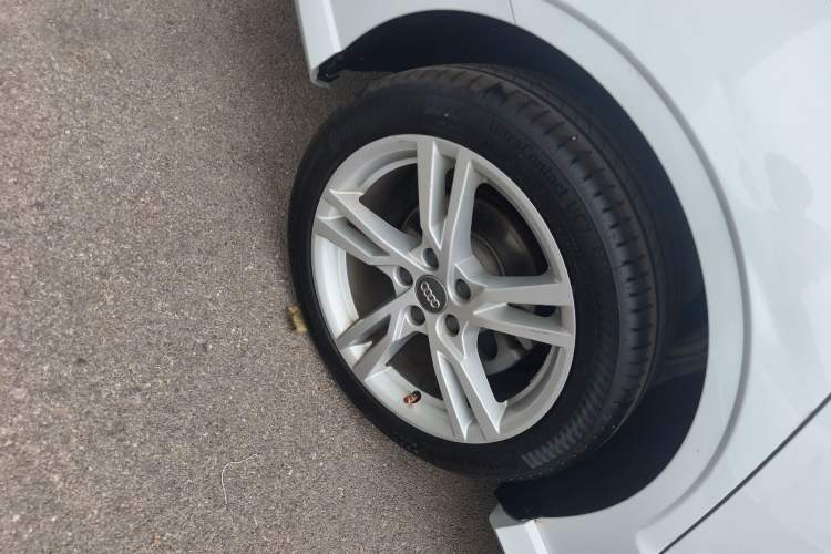 Used Audi A3 2020 Limousine 35 TFSI Fashion Edition China VI Emission Standard Right Rear Wheel Hub