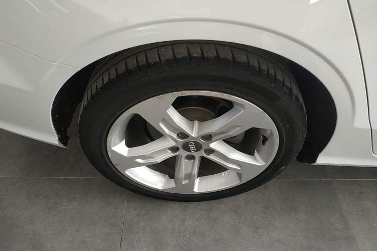 Used Audi A3 2020 Limousine 35 TFSI Ambition China VI Right Rear Wheel Hub