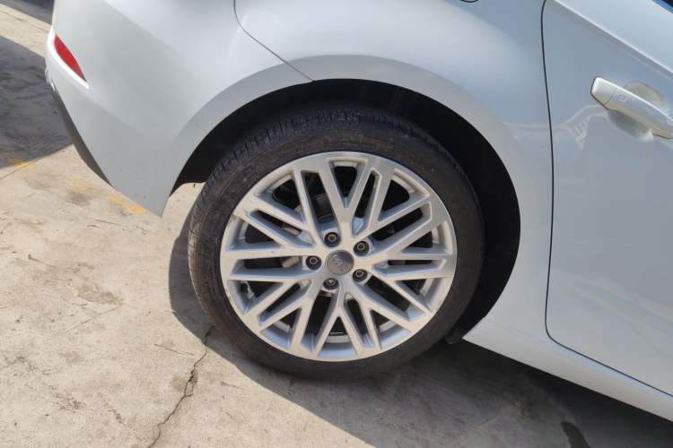 Used Audi A3 2020 Sportback 35 TFSI Style Edition China VI Emission Standard Right Rear Wheel Hub