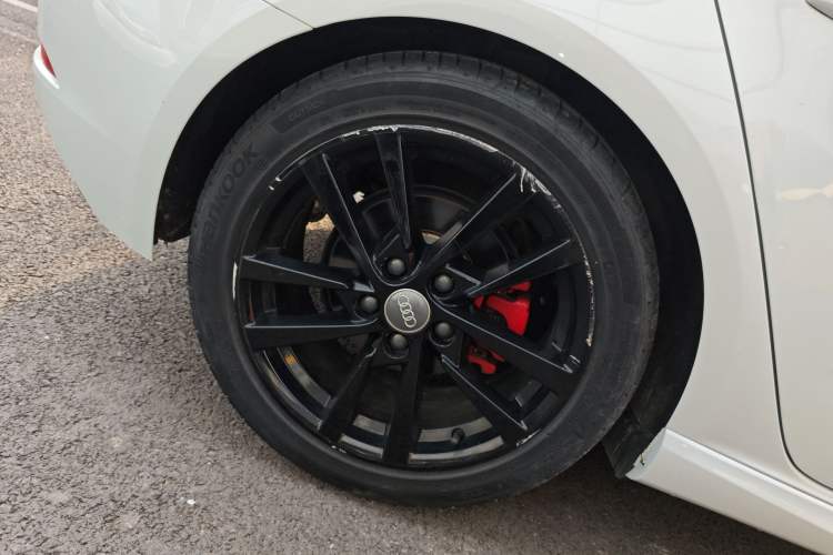 Used Audi A3 2020 Restyled Sportback 35 TFSI Entry-Level China VI Emission Standard Right Rear Wheel Hub