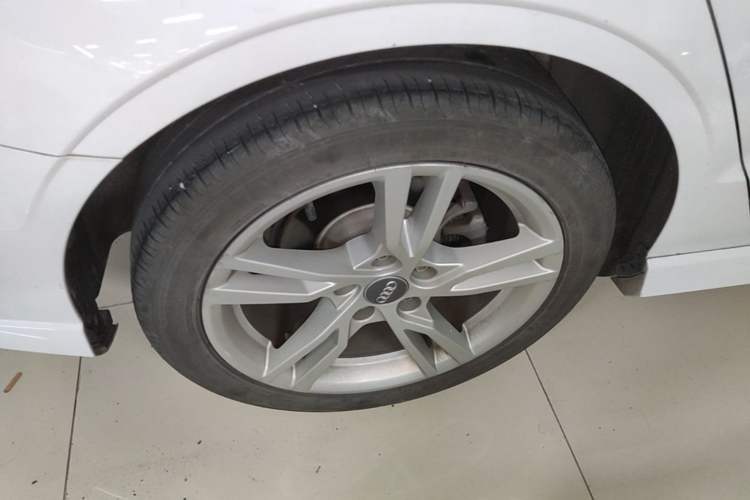 Used Audi A3 2020 Limousine 35 TFSI Fashion Edition China VI Emission Standard Right Rear Wheel Hub