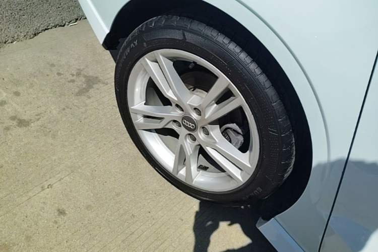 Used Audi A3 2020 Limousine 35 TFSI Fashion Edition China VI Emission Standard Right Rear Wheel Hub