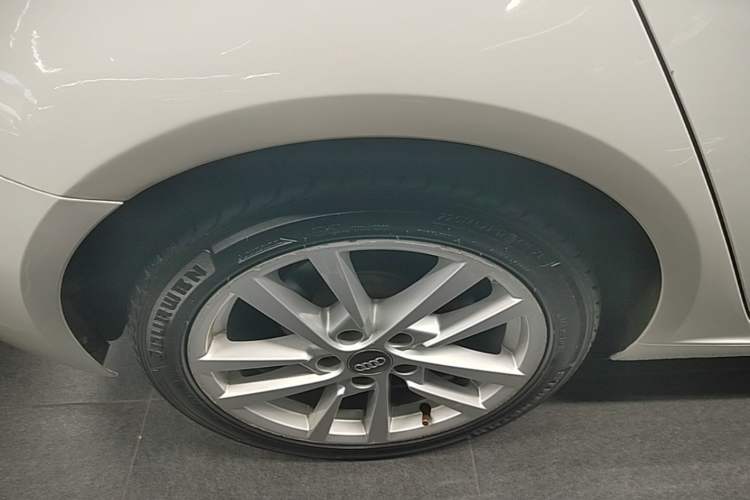 Used Audi A3 2020 Restyled Sportback 35 TFSI Entry-Level China VI Emission Standard Right Rear Wheel Hub