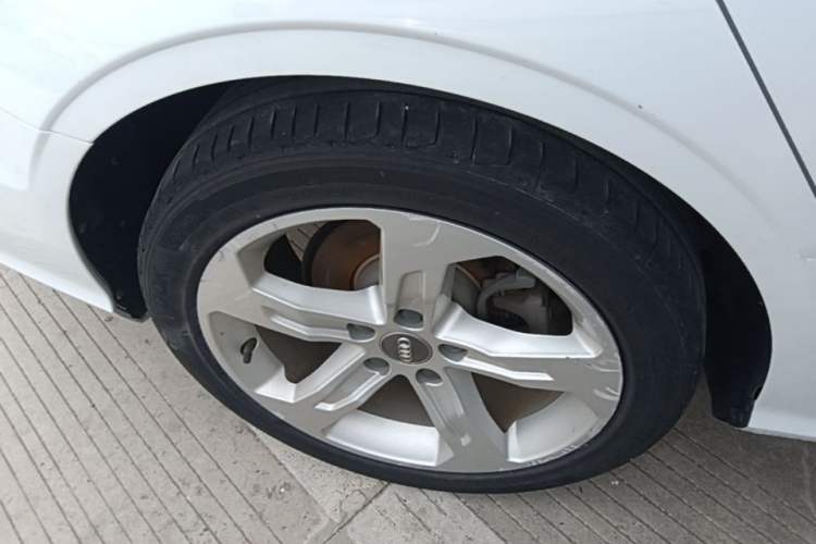Used Audi A3 2020 Limousine 35 TFSI Ambition China VI Right Rear Wheel Hub