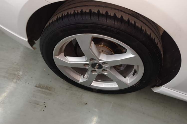 Used Audi A3 2020 Sportback 35 TFSI Fashion Edition China VI Emission Standard Right Rear Wheel Hub