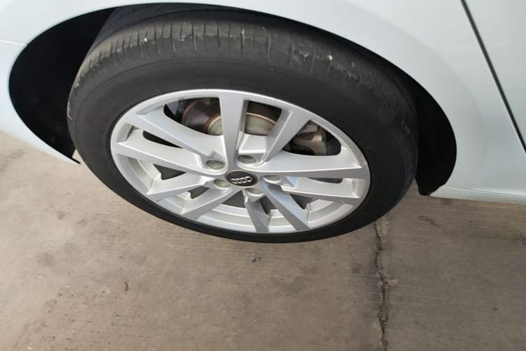 Used Audi A3 2020 Sportback 35 TFSI Ambition China VI Right Rear Wheel Hub