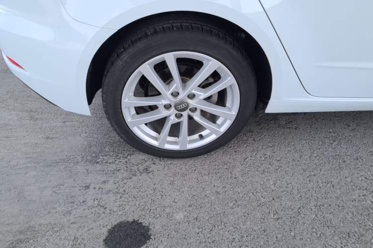 Used Audi A3 2020 Restyled Sportback 35 TFSI Entry-Level China VI Emission Standard Right Rear Wheel Hub
