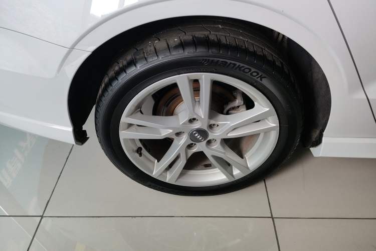 Used Audi A3 2020 Limousine 35 TFSI Fashion Edition China VI Emission Standard Right Rear Wheel Hub