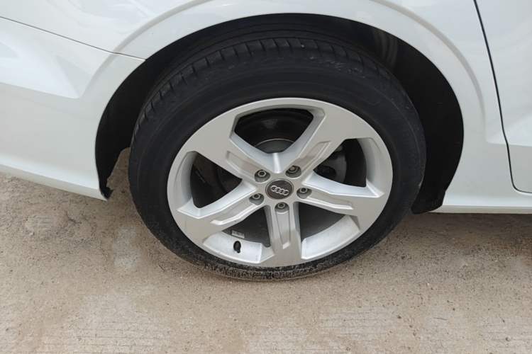 Used Audi A3 2020 Restyled Limousine 35 TFSI Ambition Version China VI Right Rear Wheel Hub