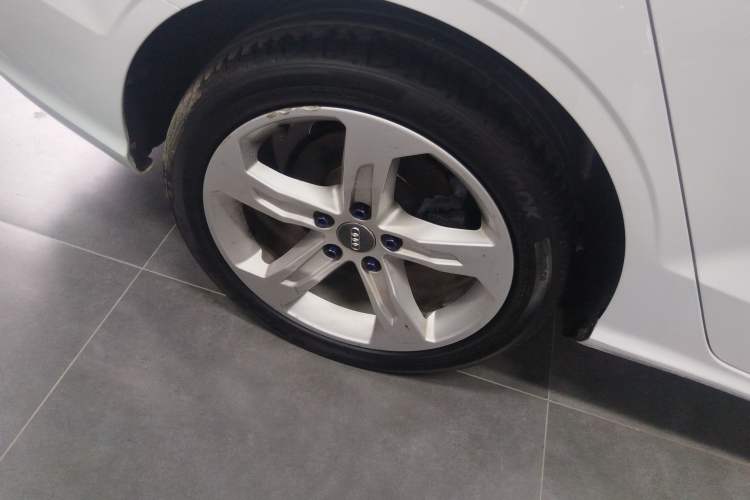 Used Audi A3 2020 Limousine 35 TFSI Ambition China VI Right Rear Wheel Hub