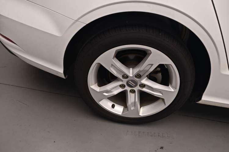 Used Audi A3 2020 Limousine 35 TFSI Ambition China VI Right Rear Wheel Hub