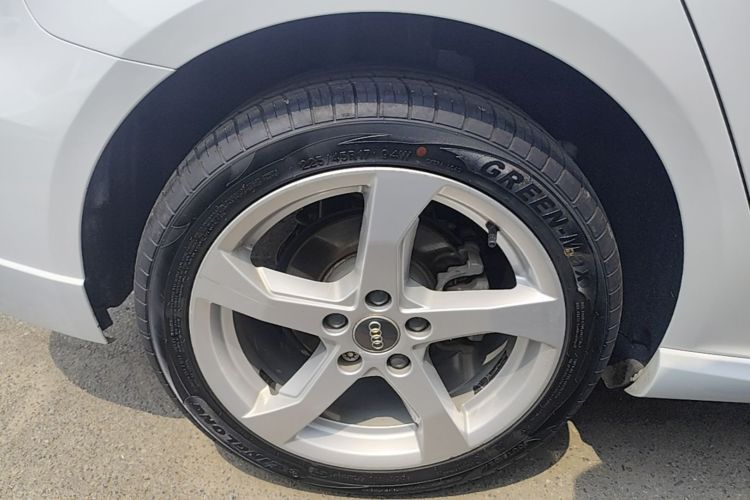 Used Audi A3 2020 Sportback 35 TFSI Fashion Edition China VI Emission Standard Right Rear Wheel Hub