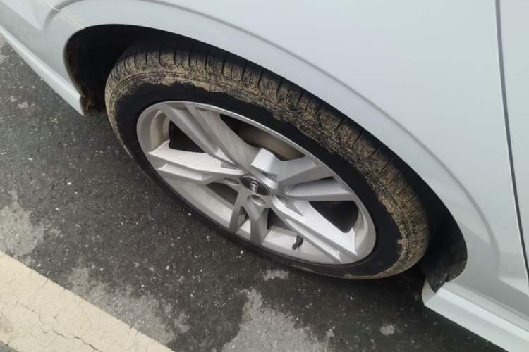 Used Audi A3 2020 Limousine 35 TFSI Fashion Edition China VI Emission Standard Right Rear Wheel Hub