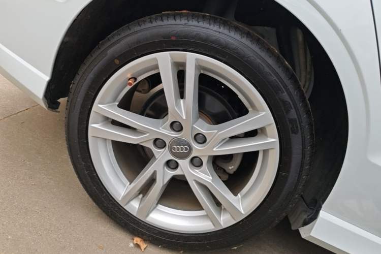 Used Audi A3 2020 Limousine 35 TFSI Fashion Edition China VI Emission Standard Right Rear Wheel Hub