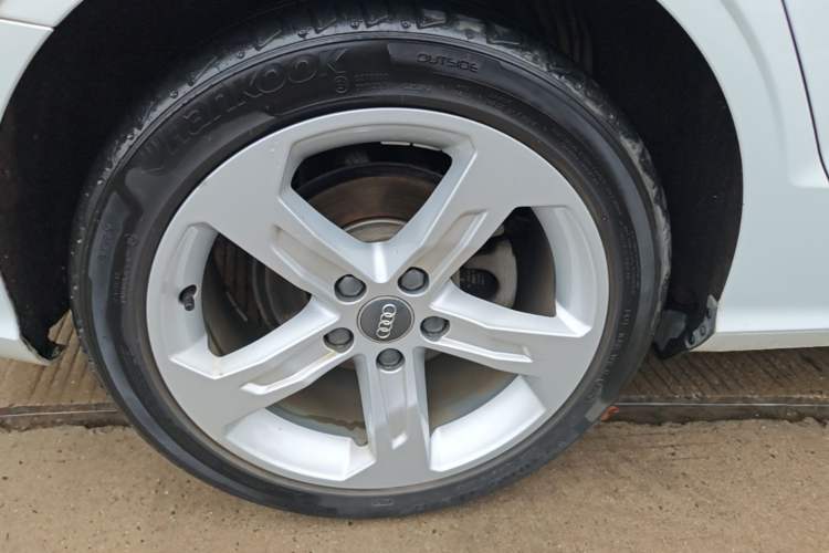 Used Audi A3 2020 Restyled Limousine 35 TFSI Ambition Version China VI Right Rear Wheel Hub