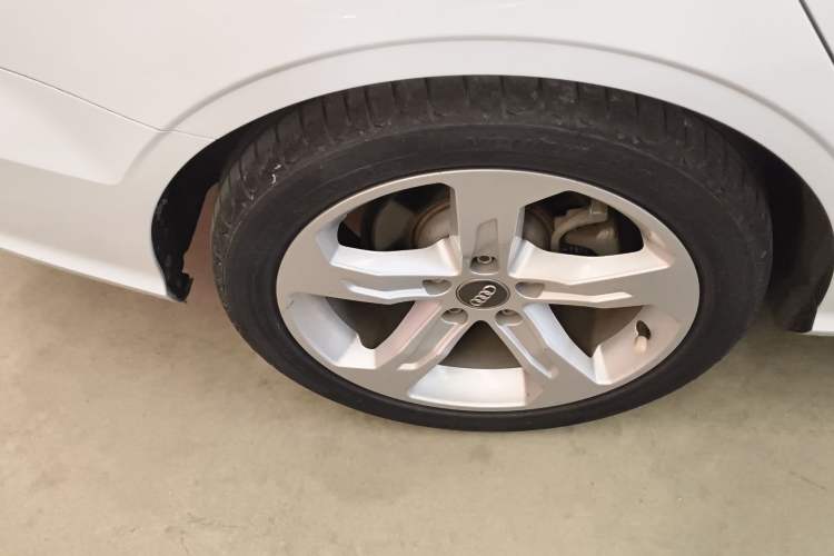 Used Audi A3 2020 Limousine 35 TFSI Ambition China VI Right Rear Wheel Hub