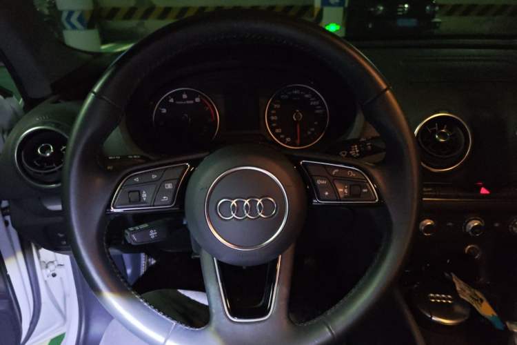 Used Audi A3 2020 Restyled Limousine 35 TFSI Ambition Version China VI Steering Wheel