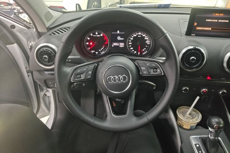 Used Audi A3 2020 Limousine 35 TFSI Fashion Edition China VI Emission Standard Steering Wheel