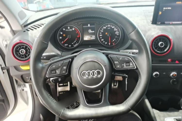 Used Audi A3 2020 Limousine 35 TFSI Fashion Edition China VI Emission Standard Steering Wheel