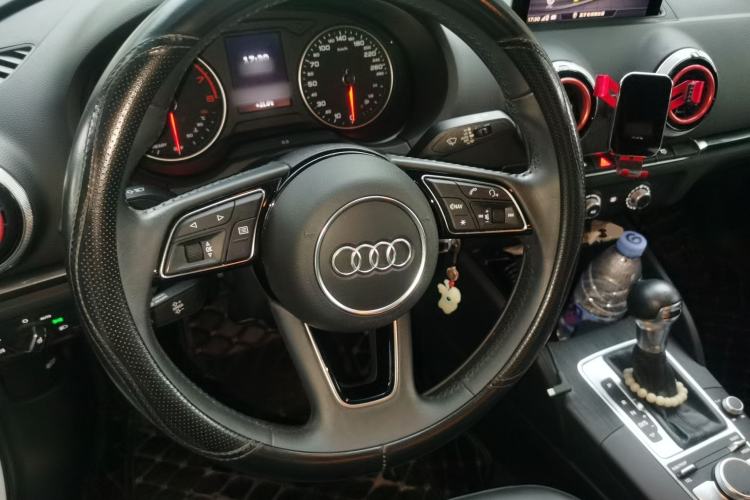 Used Audi A3 2020 Limousine 35 TFSI Fashion Edition China VI Emission Standard Steering Wheel