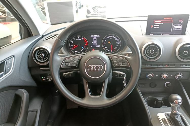 Used Audi A3 2020 Limousine 35 TFSI Fashion Edition China VI Emission Standard Steering Wheel