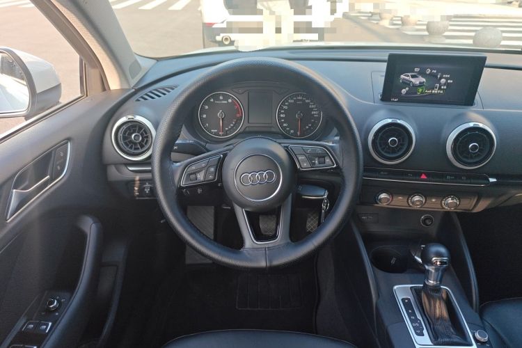 Used Audi A3 2020 Limousine 35 TFSI Fashion Edition China VI Emission Standard Steering Wheel