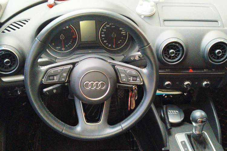 Used Audi A3 2020 Restyled Sportback 35 TFSI Entry-Level China VI Emission Standard Steering Wheel