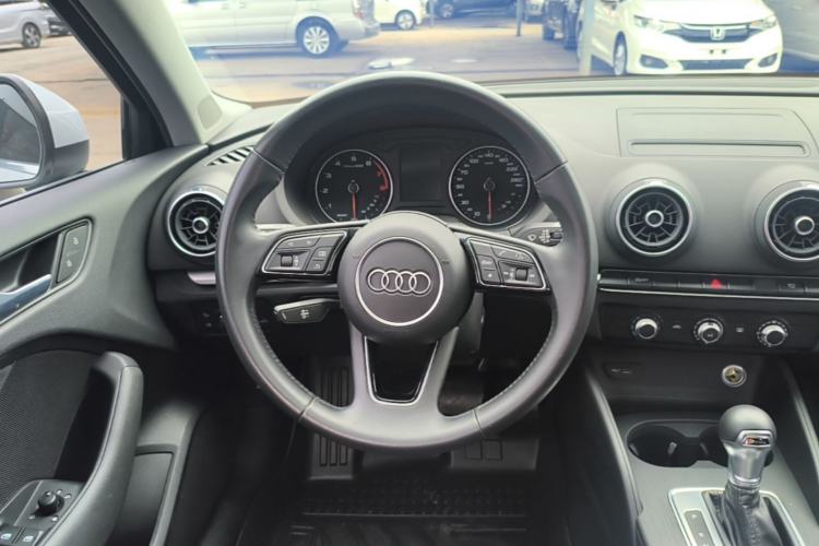 Used Audi A3 2020 Restyled Limousine 35 TFSI Ambition Version China VI Steering Wheel