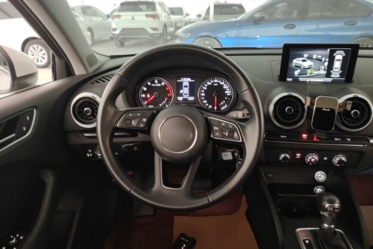 Used Audi A3 2020 Limousine 35 TFSI Fashion Edition China VI Emission Standard Steering Wheel