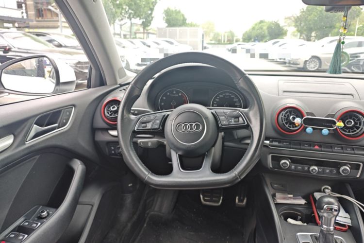 Used Audi A3 2020 Limousine 35 TFSI Sporty Version China VI Steering Wheel