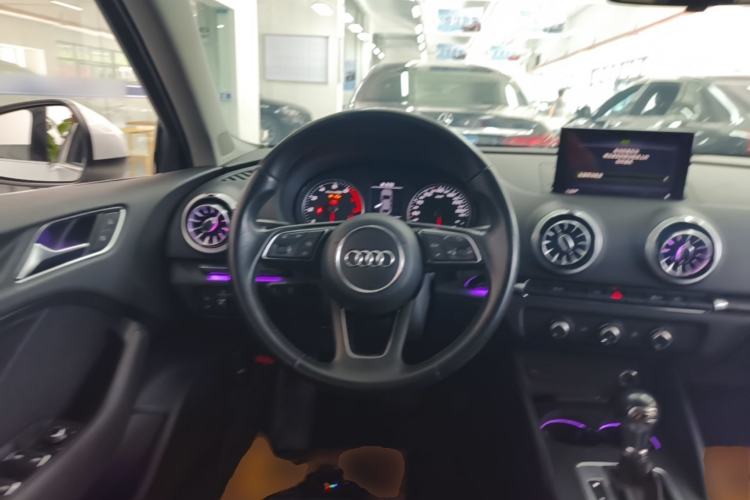 Used Audi A3 2020 Limousine 35 TFSI Fashion Edition China VI Emission Standard Steering Wheel