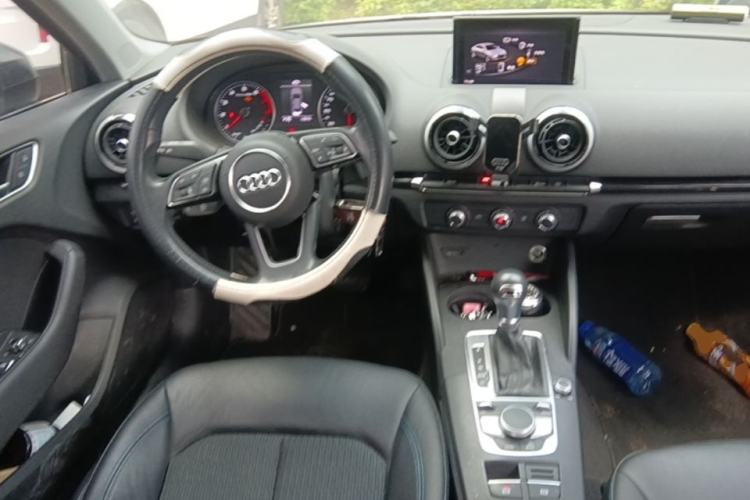 Used Audi A3 2020 Limousine 35 TFSI Fashion Edition China VI Emission Standard Steering Wheel