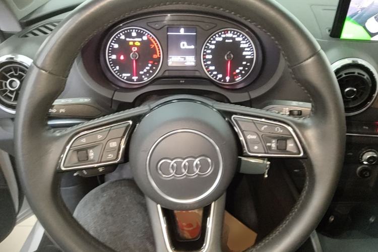 Used Audi A3 2020 Limousine 35 TFSI Fashion Edition China VI Emission Standard Steering Wheel