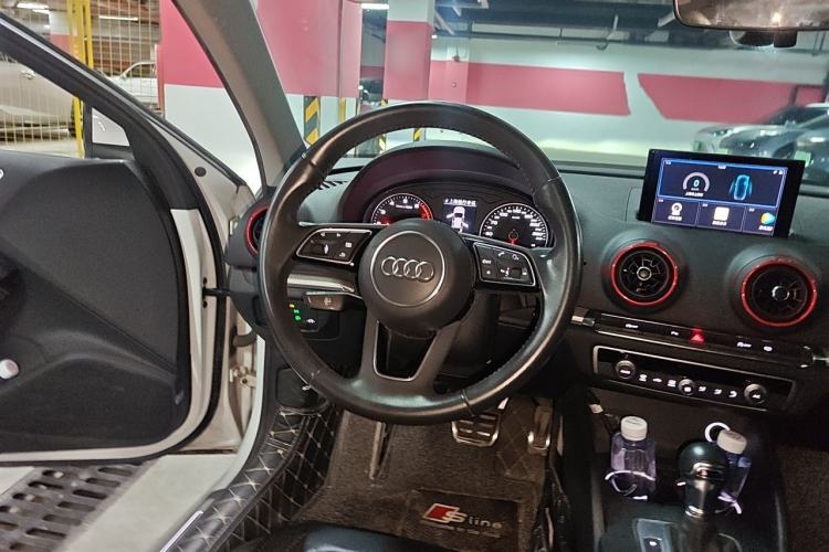 Used Audi A3 2020 Limousine 35 TFSI Style Edition China VI Emission Standard Steering Wheel