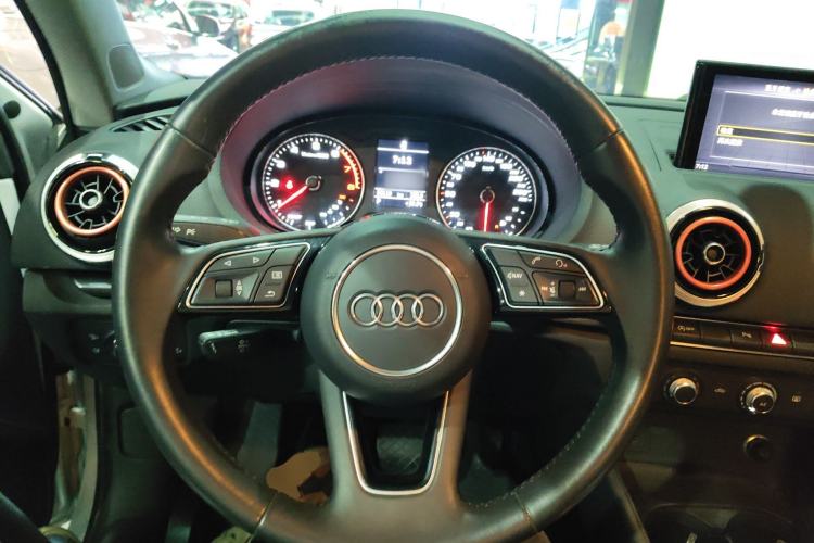 Used Audi A3 2020 Limousine 35 TFSI Fashion Edition China VI Emission Standard Steering Wheel