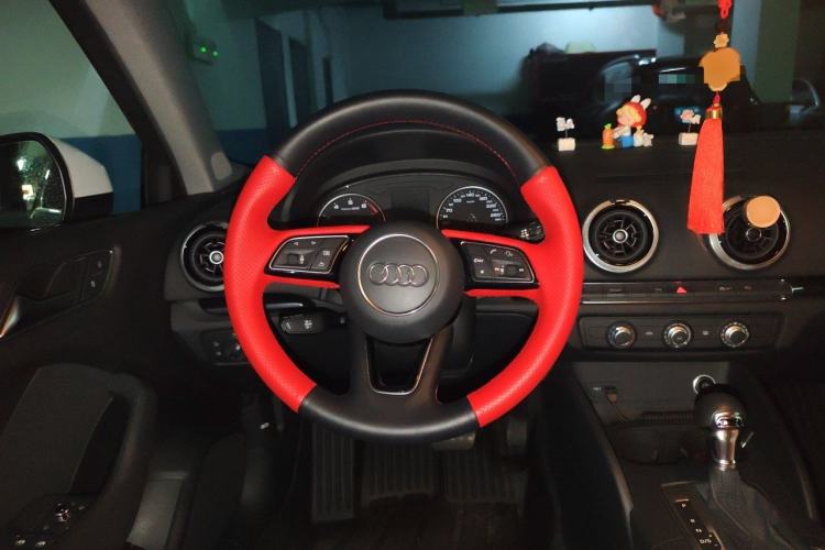 Used Audi A3 2020 Limousine 35 TFSI Fashion Edition China VI Emission Standard Steering Wheel
