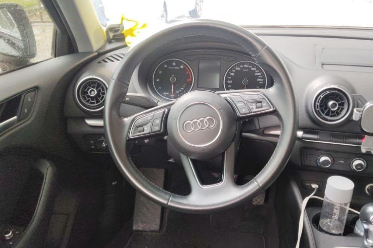 Used Audi A3 2020 Restyled Sportback 35 TFSI Entry-Level China VI Emission Standard Steering Wheel