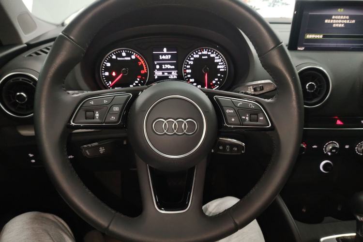 Used Audi A3 2020 Restyled Sportback 35 TFSI Entry-Level China VI Emission Standard Steering Wheel