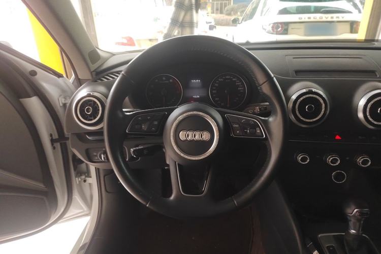 Used Audi A3 2020 Limousine 35 TFSI Fashion Edition China VI Emission Standard Steering Wheel