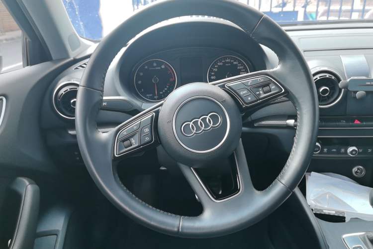Used Audi A3 2020 Sportback 35 TFSI Style Edition China VI Emission Standard Steering Wheel