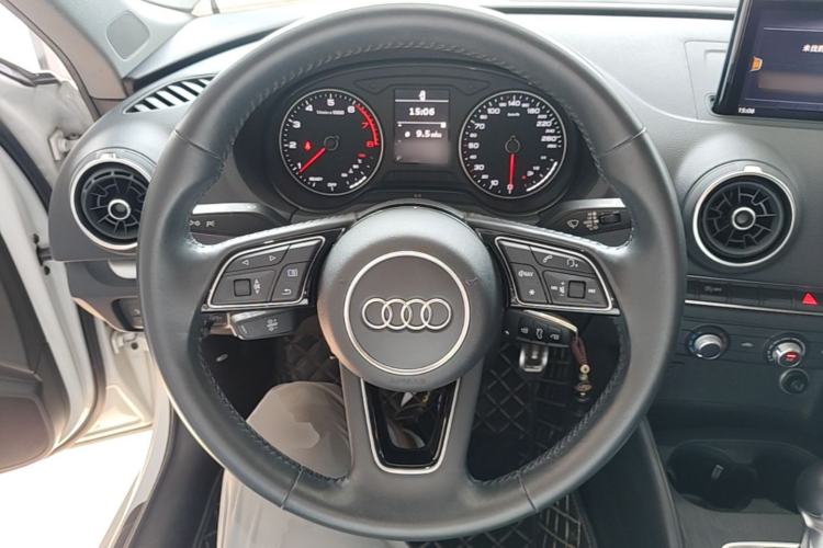 Used Audi A3 2020 Restyled Sportback 35 TFSI Entry-Level China VI Emission Standard Steering Wheel