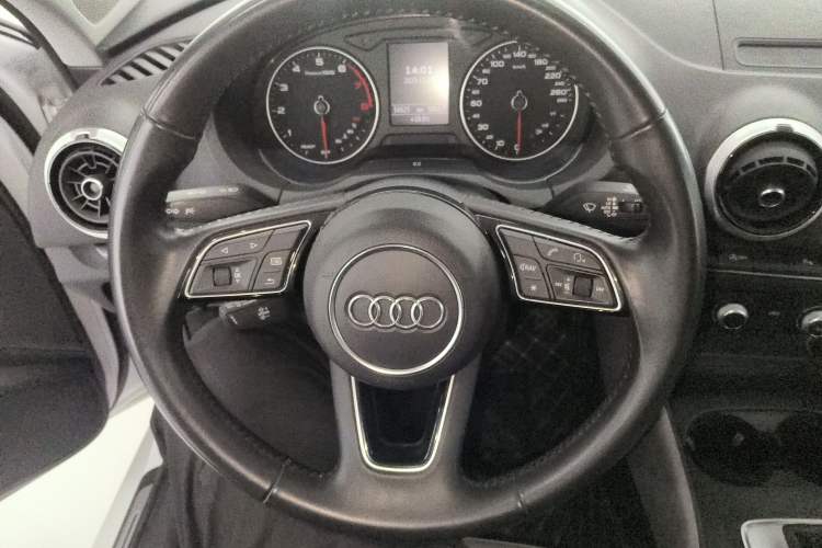 Used Audi A3 2020 Limousine 35 TFSI Style Edition China VI Emission Standard Steering Wheel