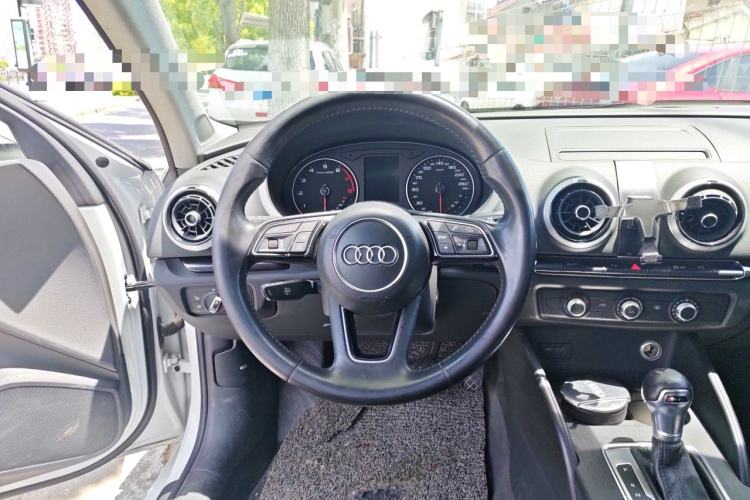 Used Audi A3 2020 Limousine 35 TFSI Fashion Edition China VI Emission Standard Steering Wheel